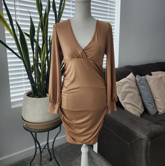 CIDER Ruched Scrunch Back Long Sleeve Mini Dress. Sise Small. New. - Picture 1 of 5